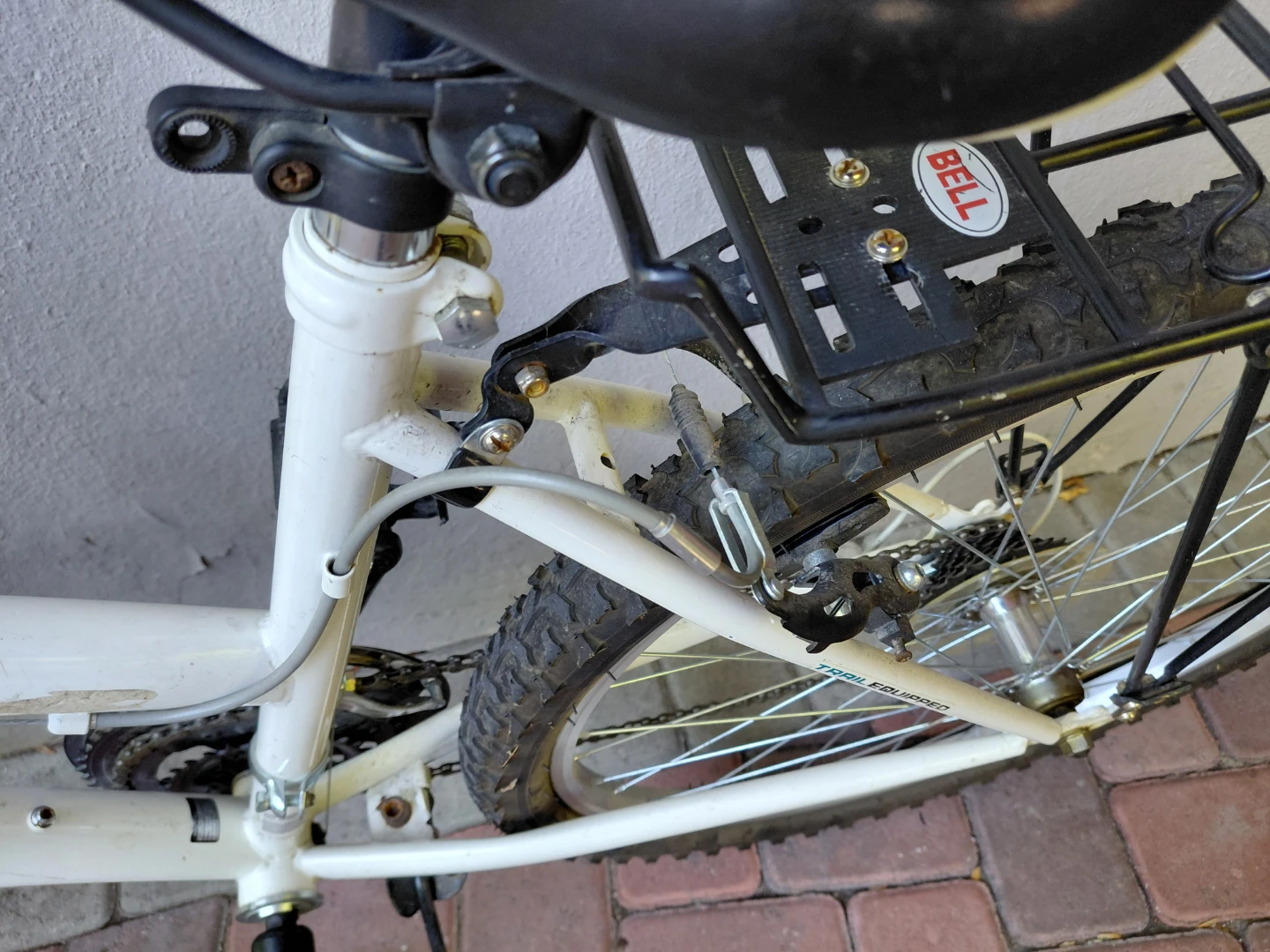 Entry-level department store bicycle (White) - photo 2