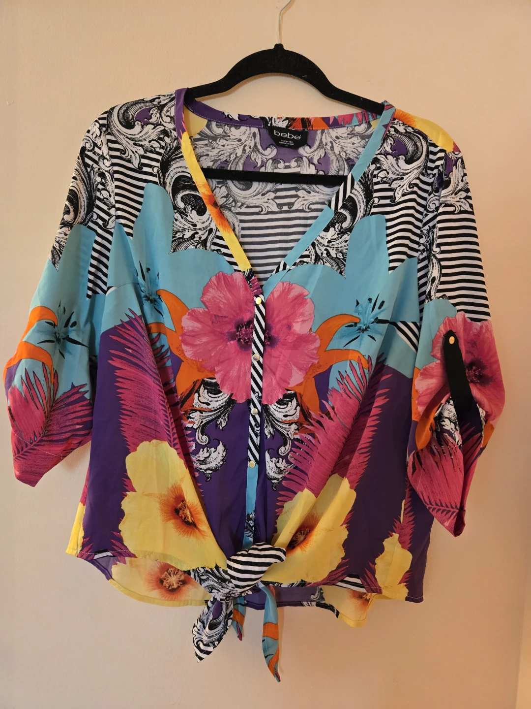 Bebe Jeans  with Rhinestone Logo & Bebe boho top - photo 4