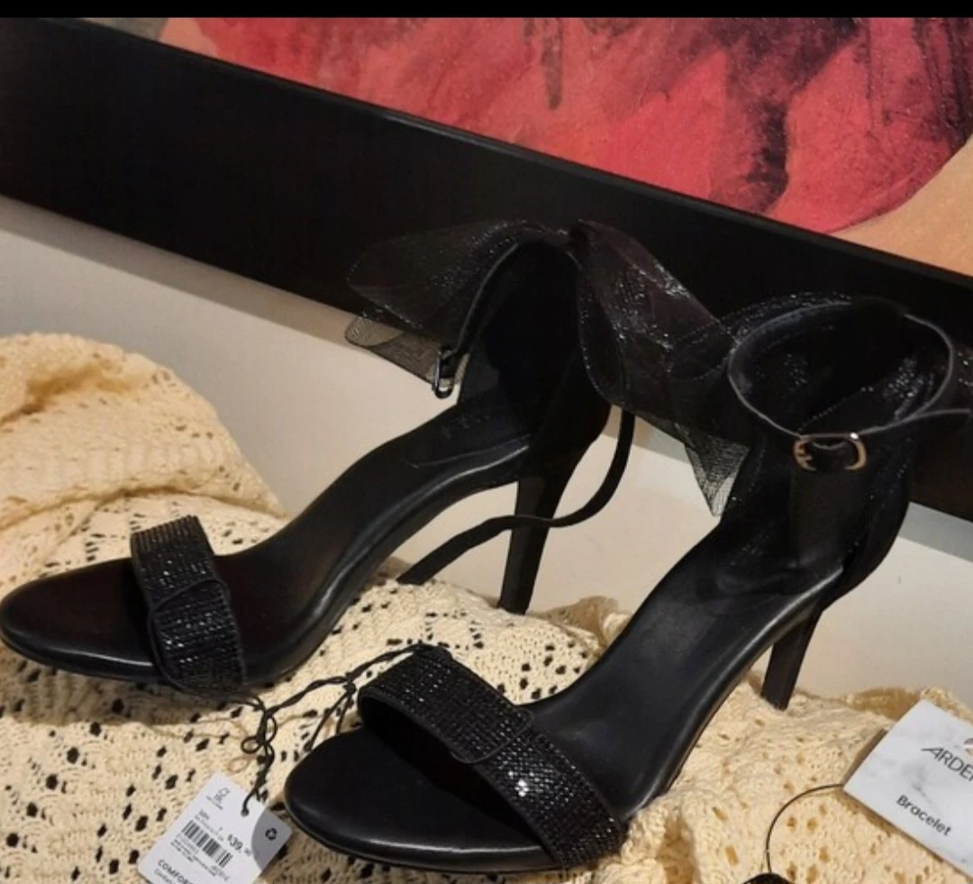 NWT Black Embellished Bow Stiletto Sandals heels W/Tulle