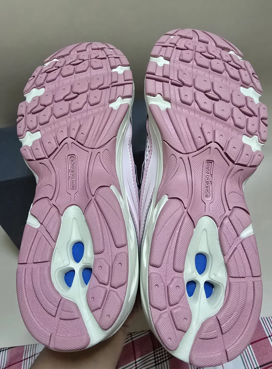 New Balance  740 Pink Unisex Shoe 7.5 W/ 6 M - photo 4