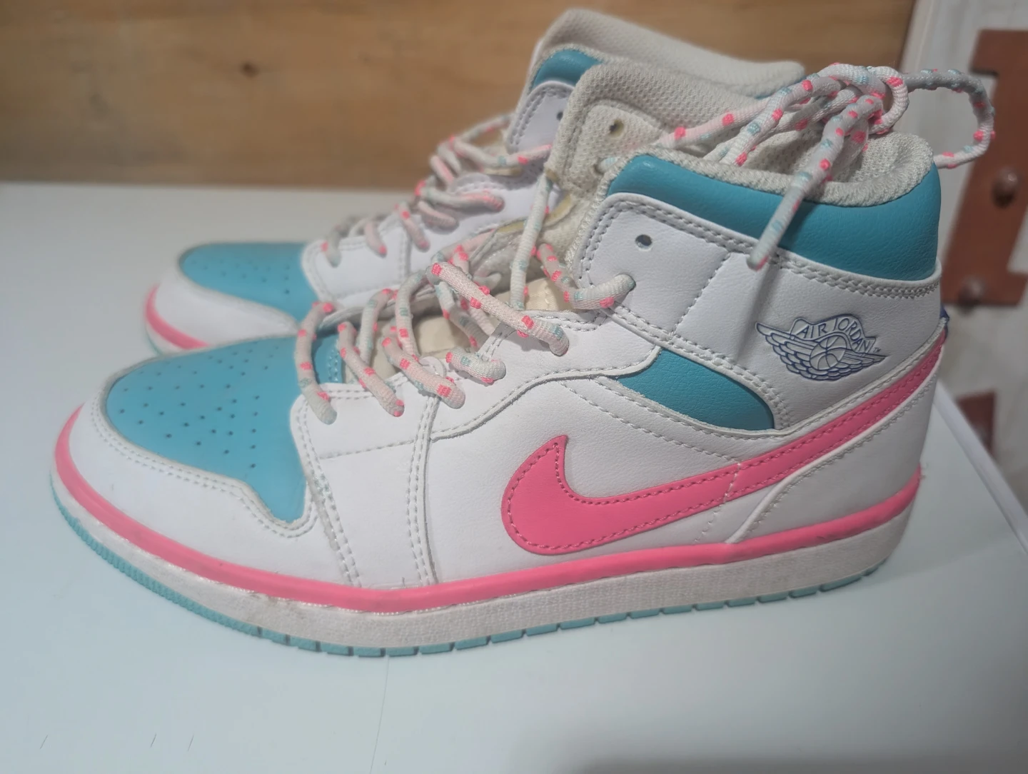 Air Jordan 1 Mid GS - youth size 6