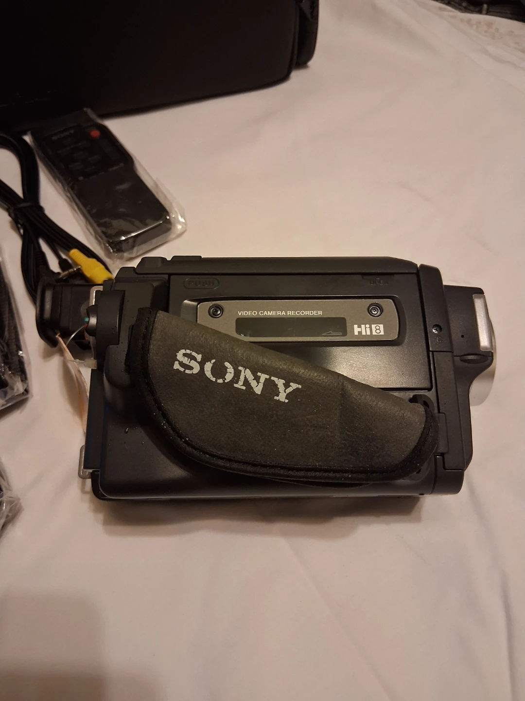 Sony Handycam Vision Video 8 Hi8 Camcorder - photo 3