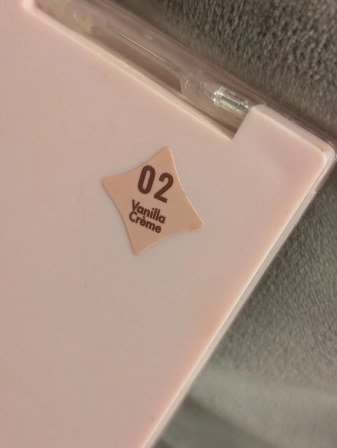 1 Color Pressed Powder - Vanilla Crème 02 - photo 2