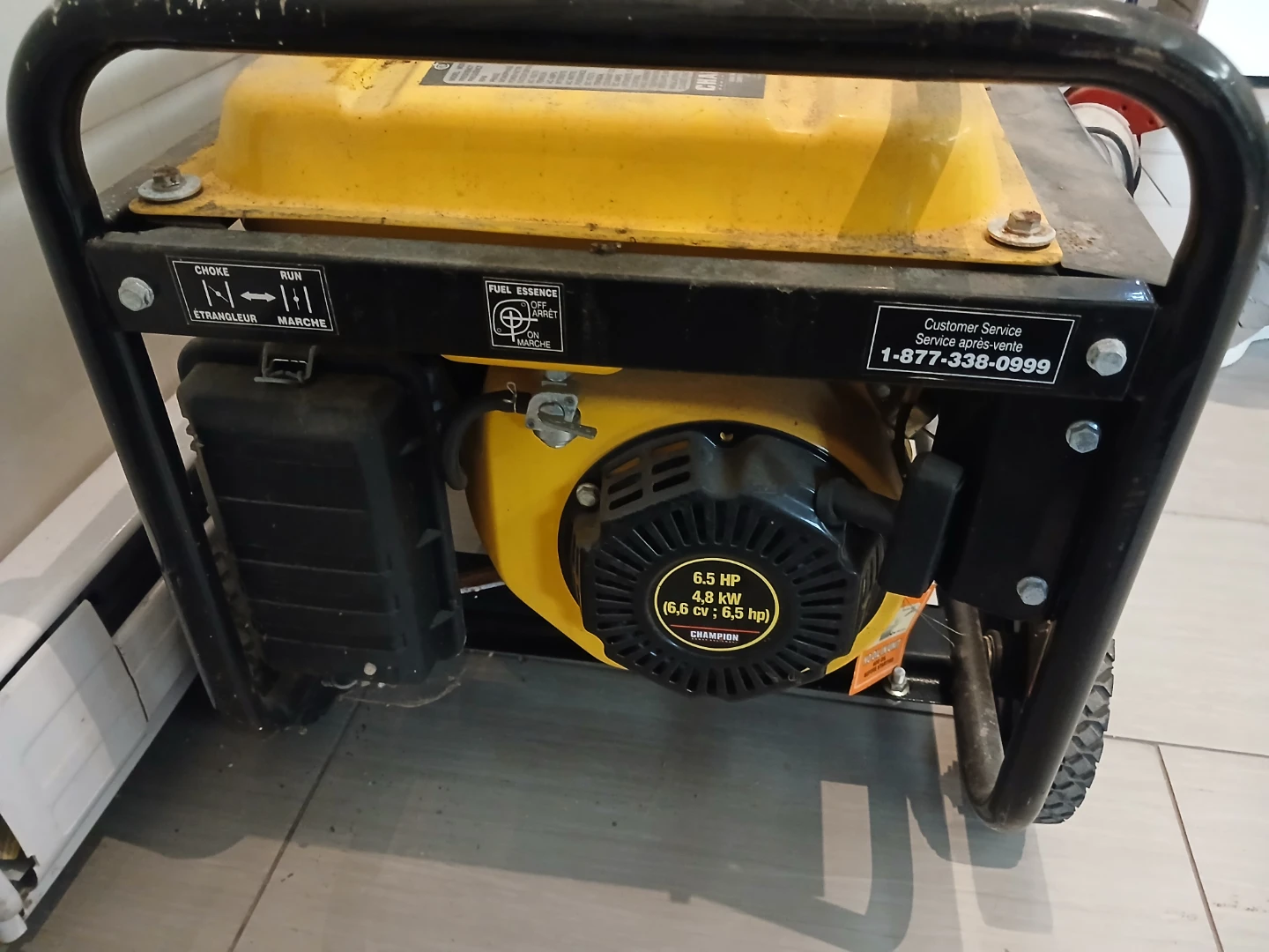 Champion 4000W Peak / 2800W Running Generator - photo 4