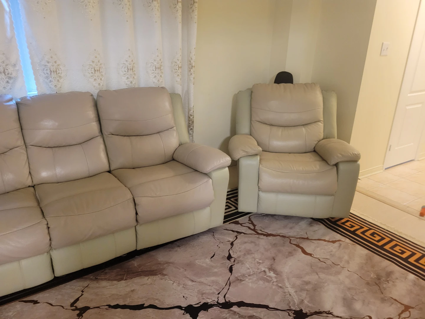 Set of 3 beige leather reclining sofa and chairs - photo 3