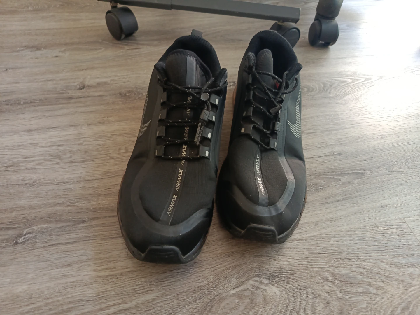 Black Air Cushion Sneakers
