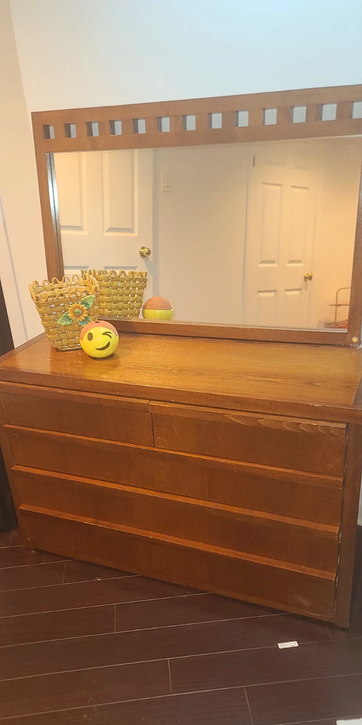 Solid Wood Bedroom Set – Bed, Dresser & Matching Mirror - photo 3