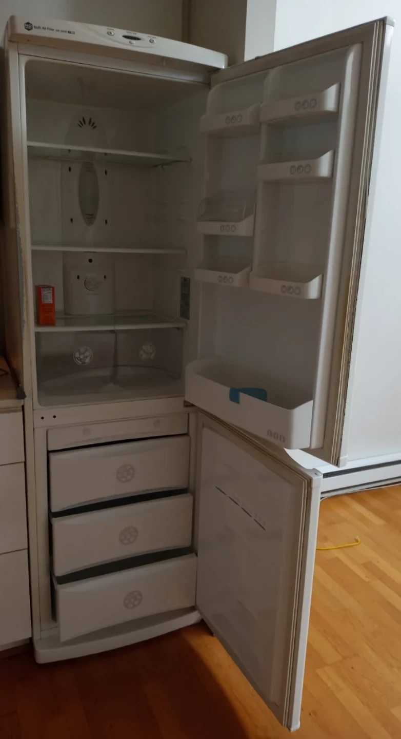 LG Electronics 24-inch W 12 cu. ft. Bottom Freezer Refrigerator - photo 4
