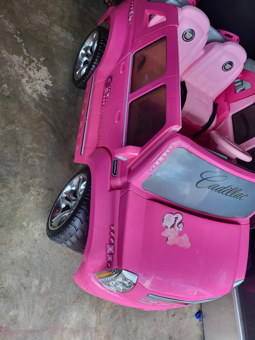 Barbie Cadillac Escalade EXT Kids Ride-On Toy Car - photo 2