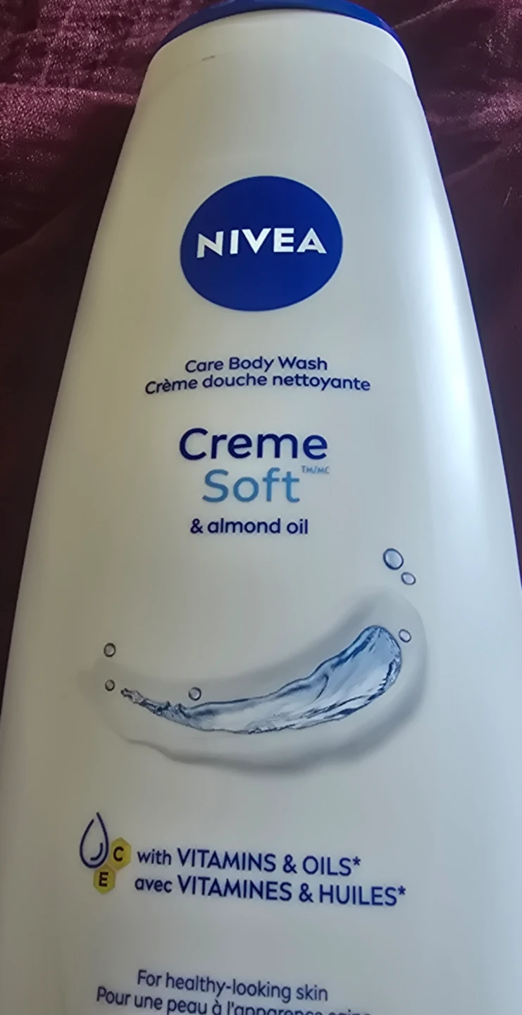 New Nivea Creme Soft & Almond Oil Body Wash