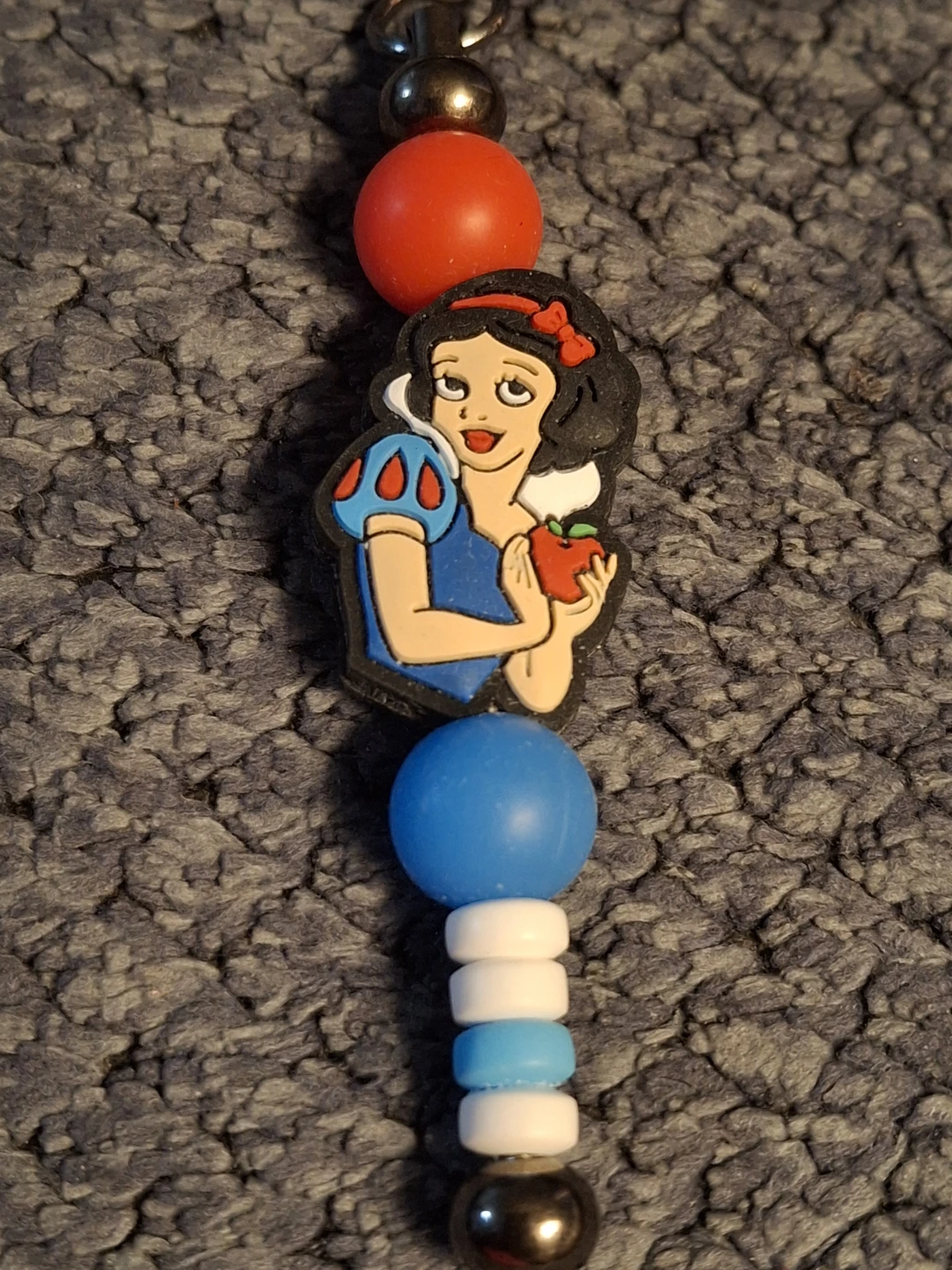 Snow White Keychain - photo 2