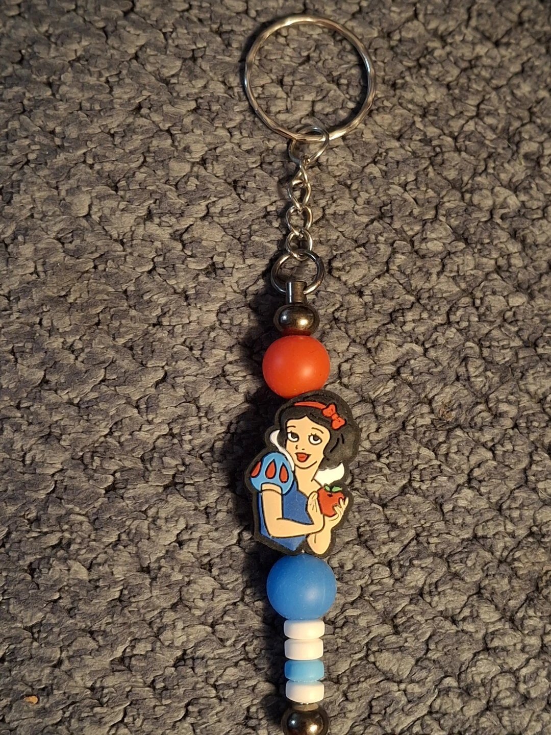 Snow White Keychain - photo 3