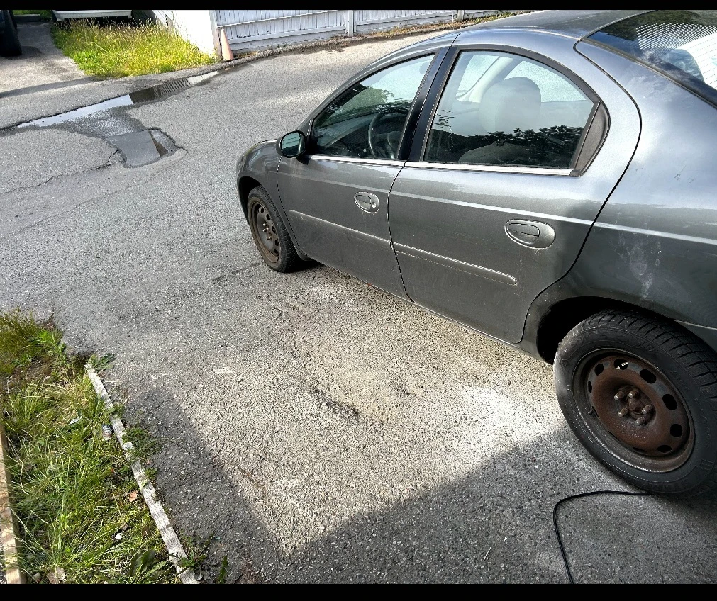 2005 Chrysler  neon - photo 3