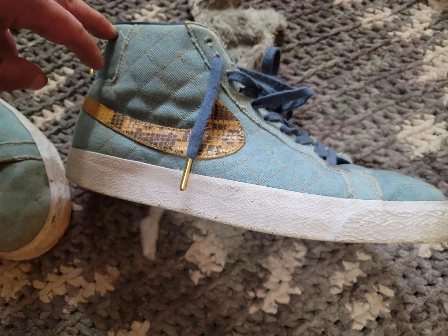 Nike SB Blazer Mid Supreme Light Blue Sneakers