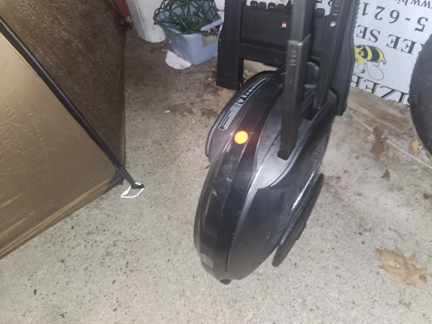Inmotion V8 Electric Unicycle - photo 2
