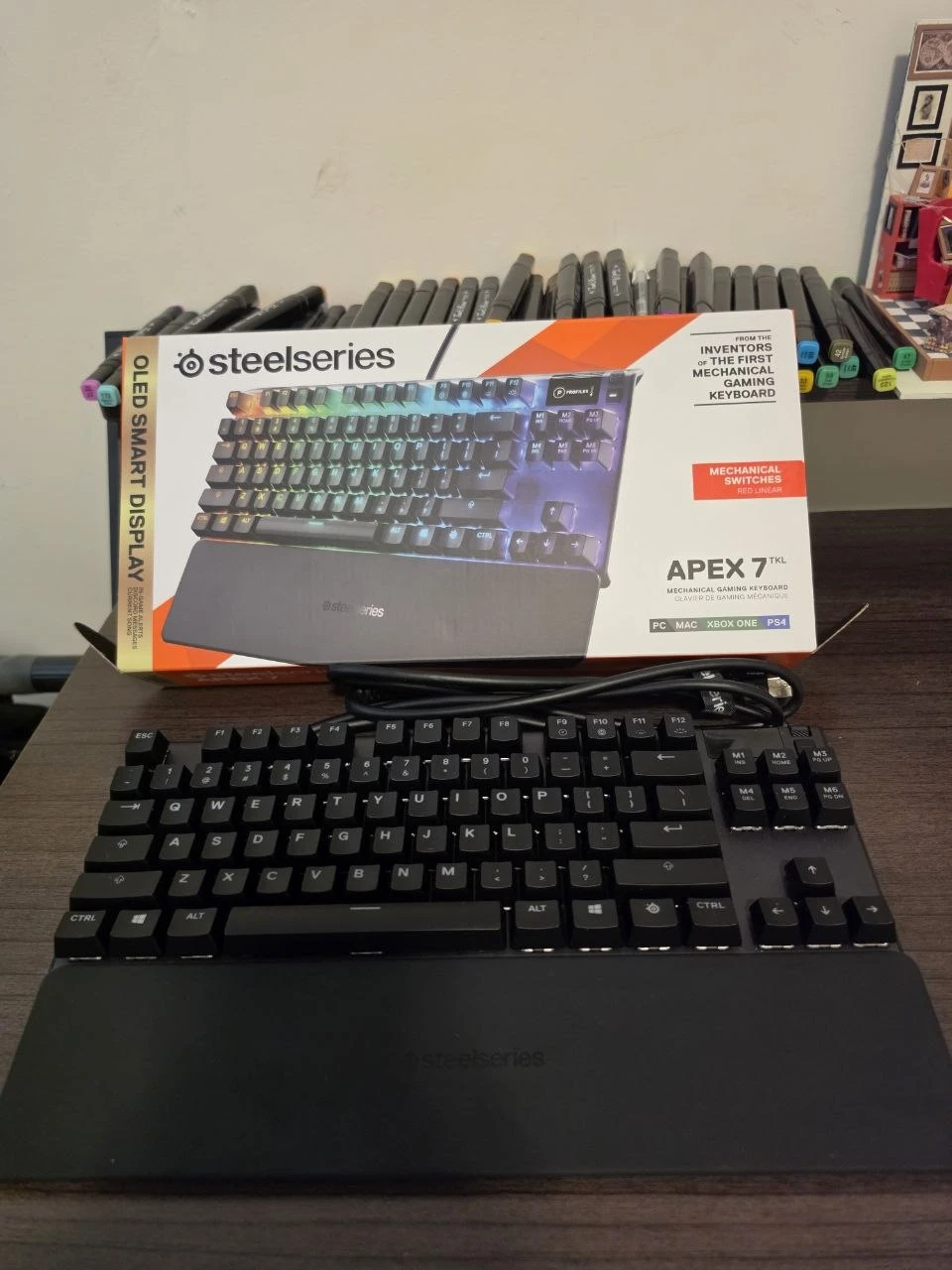 NEW Steelseries Apex 7 tkl mechanical gaming keyboard NEW in box