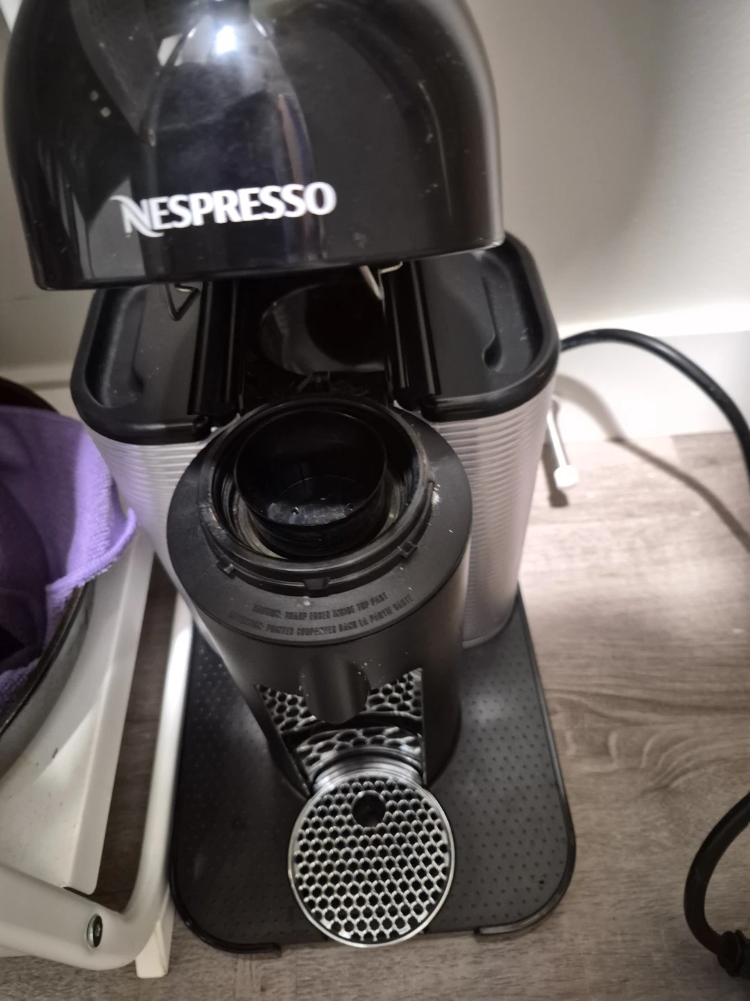 Breville Nespresso VertuoPlus Coffee Machine with 6 Le Creuset - photo 4