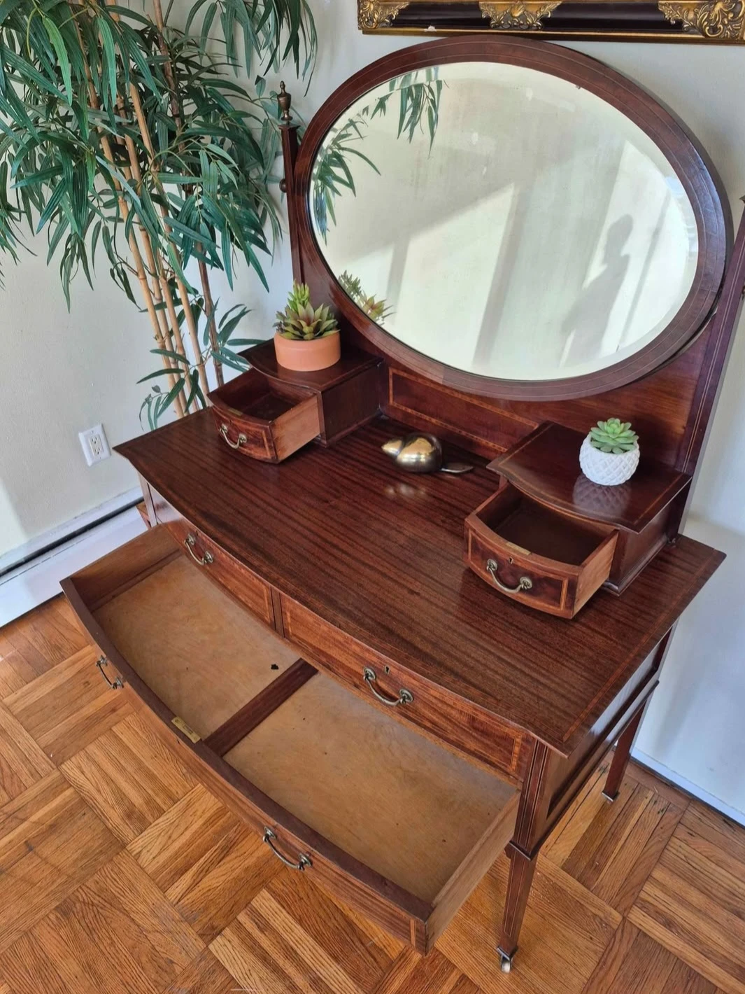 Vintage Edwardian Mahogany Vanity/Dresser (Delivery Available) - photo 4