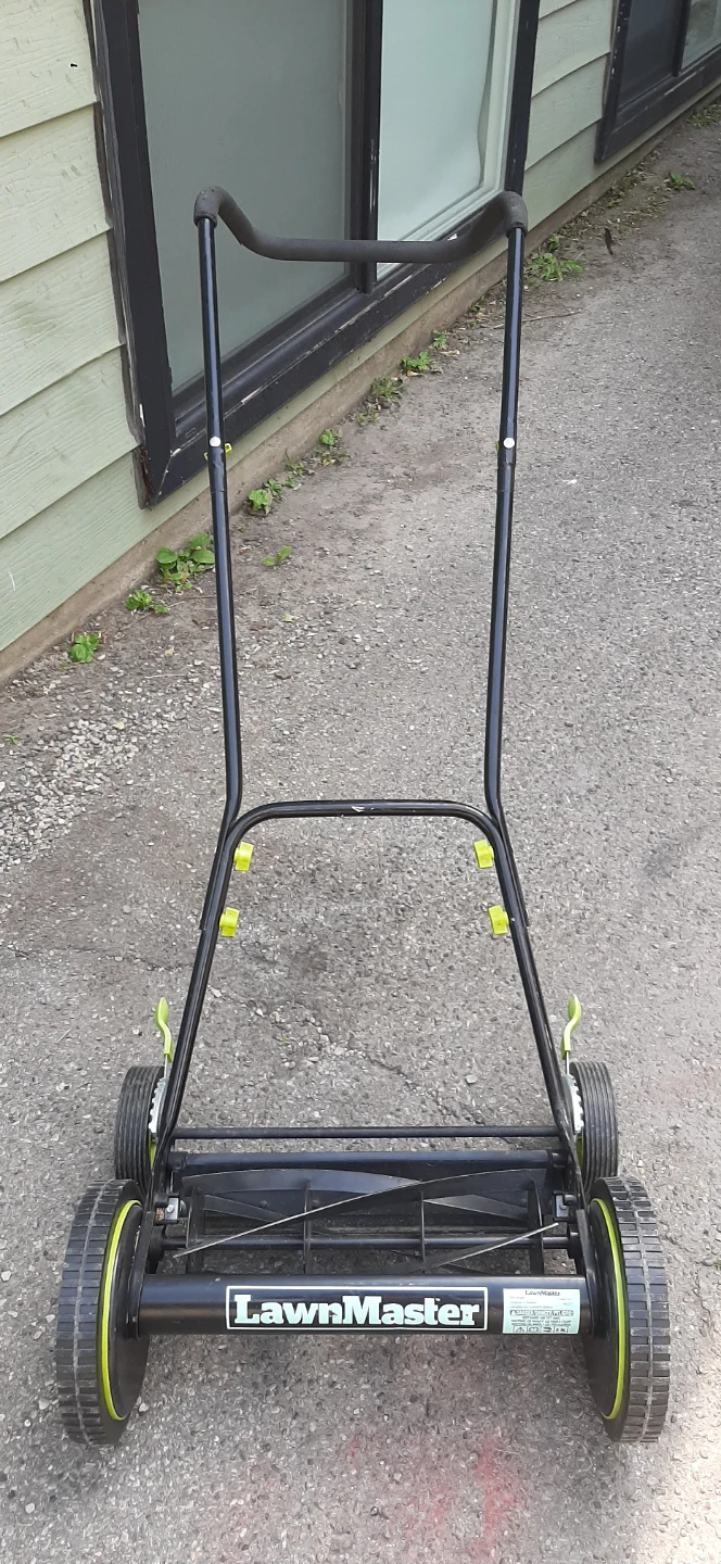 LawnMaster Reel Mower - photo 2