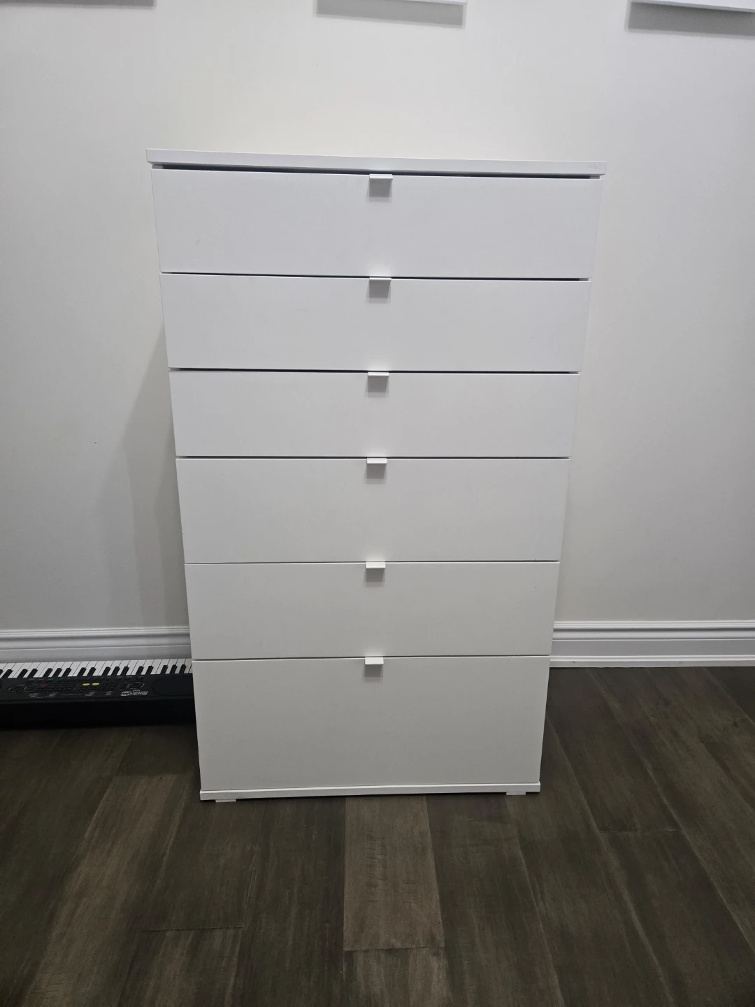 White 6-Drawer Dresser