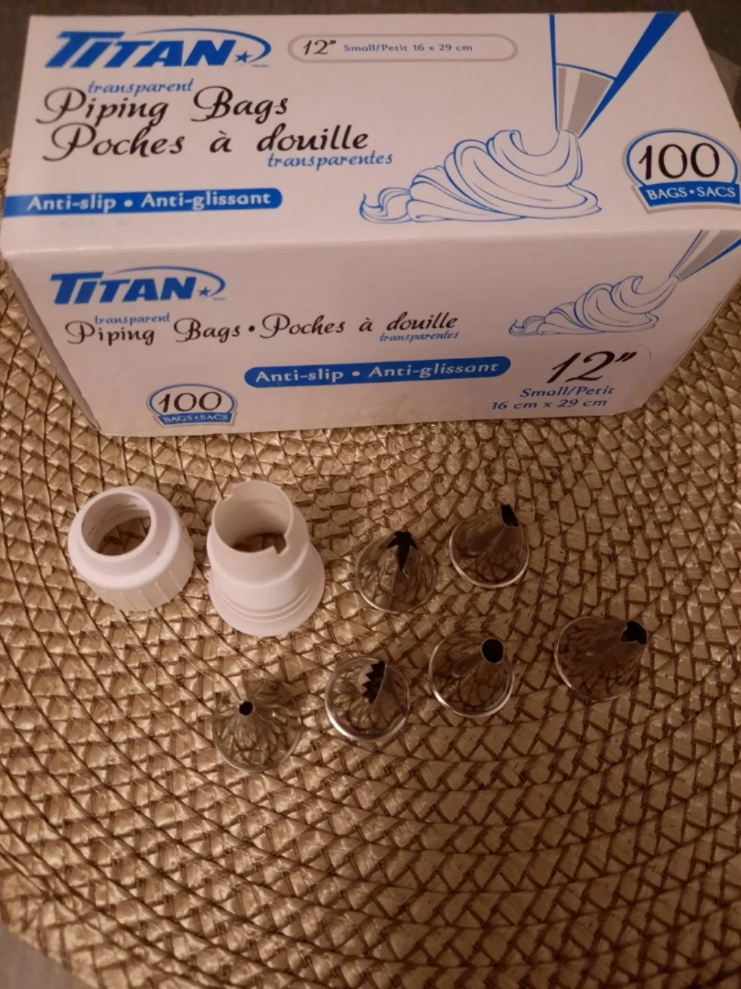 Titan 12" Transparent Piping Bags with 5 Decorating Tips