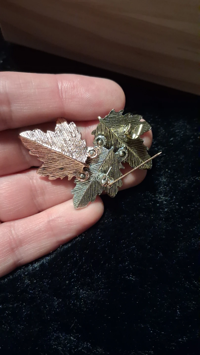 Maple Leaves Brooch - photo 3