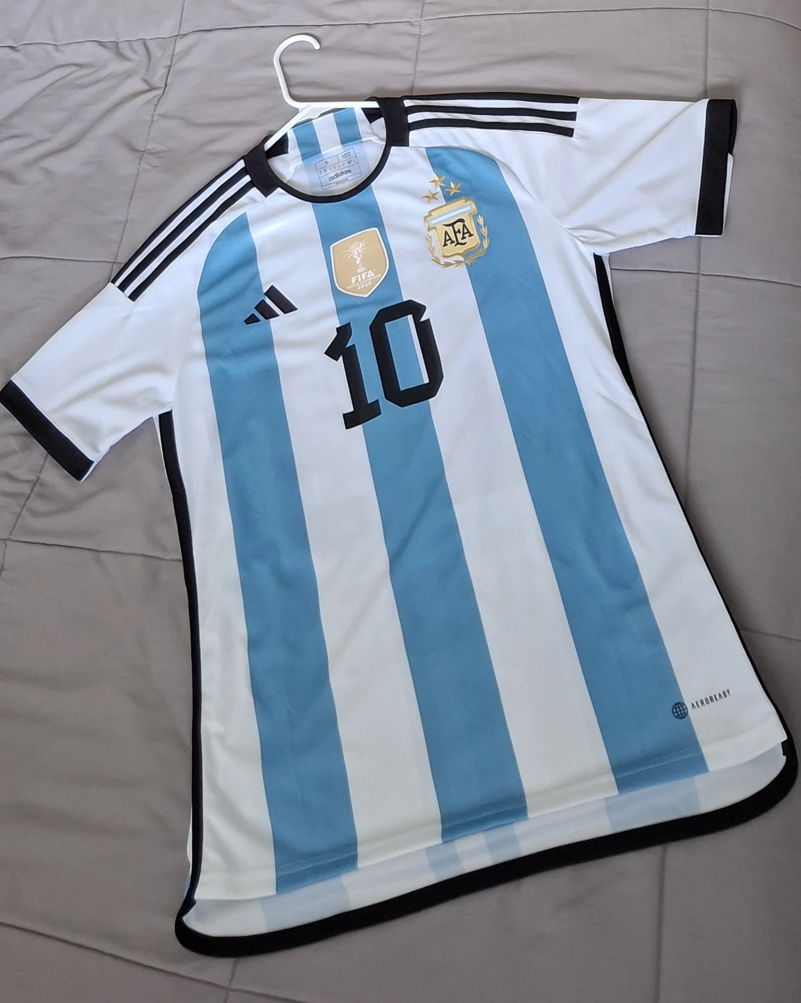 MESSI ARGENTINA 3 ⭐️ AND WC BADGE HOME JERSEY *BNWT*