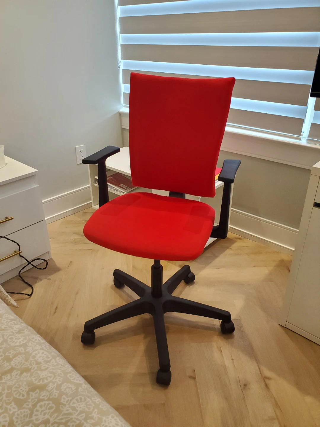 Red Office Chair - photo 3