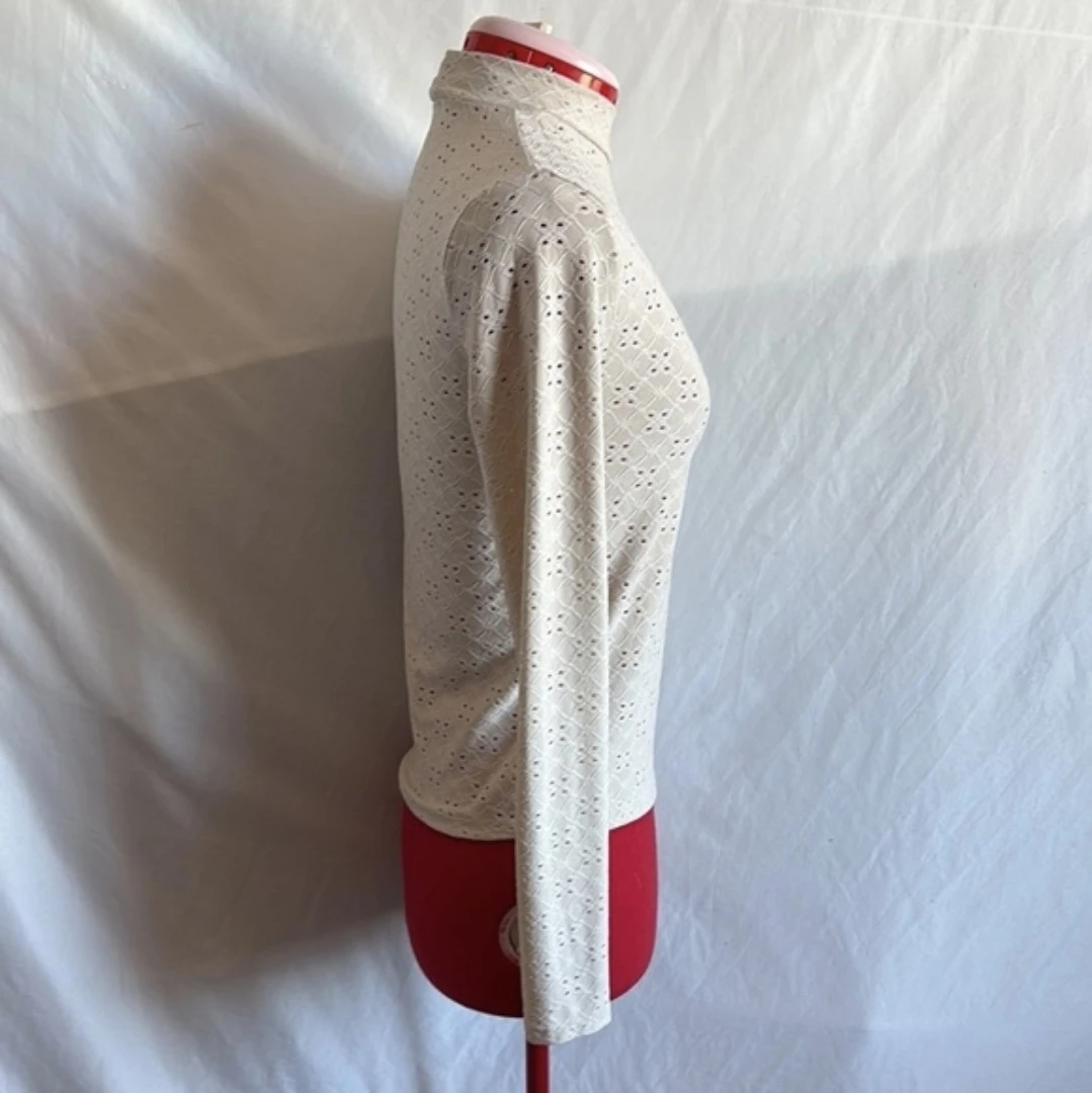 Cream Eyelet Mock Neck Long Sleeve Top size M - photo 3