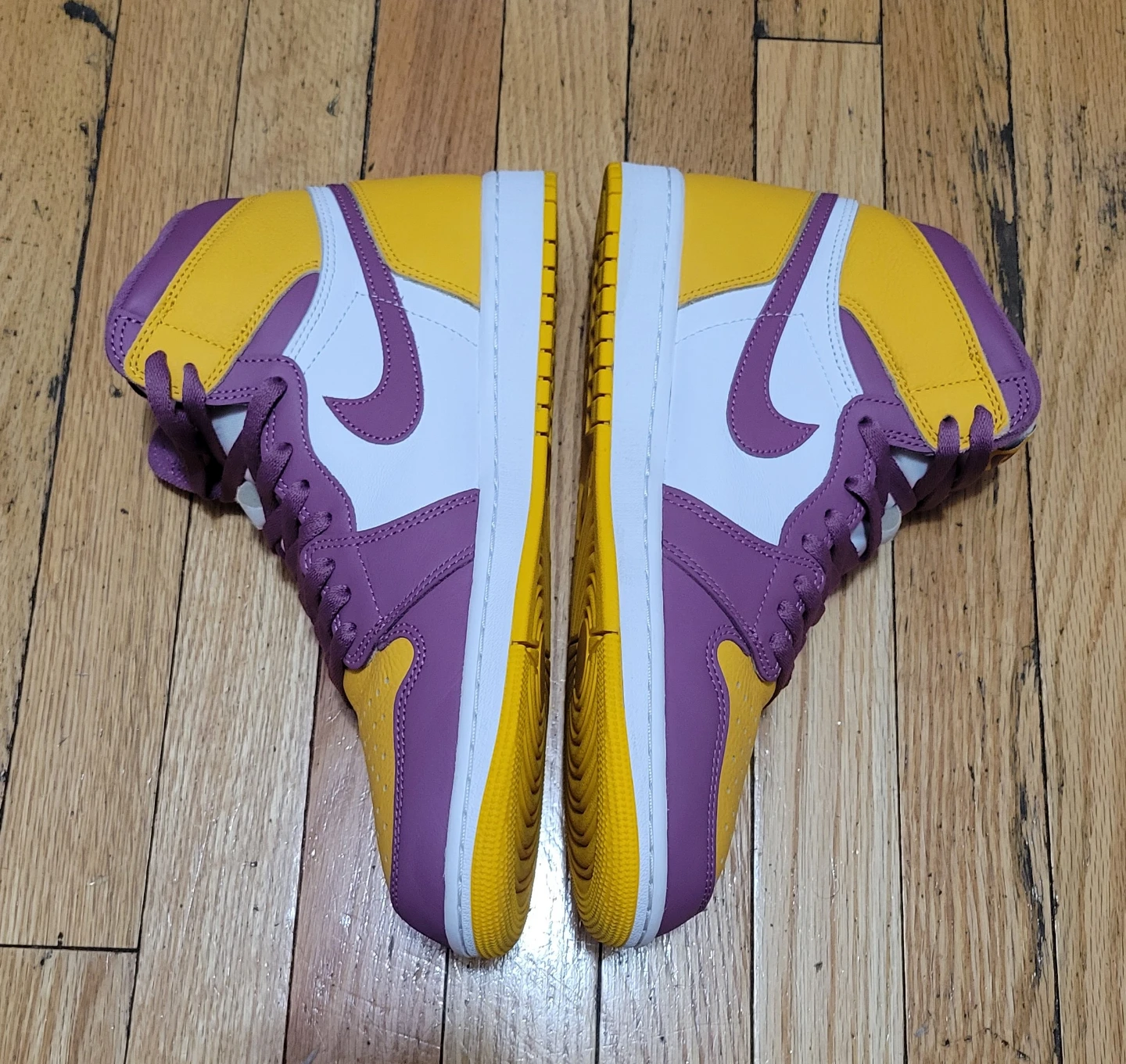 Nike Air Jordan 1 High Shoes Size 10.5 - photo 3