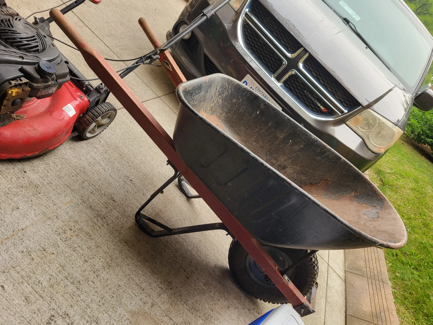 Wheelbarrow in like new condition