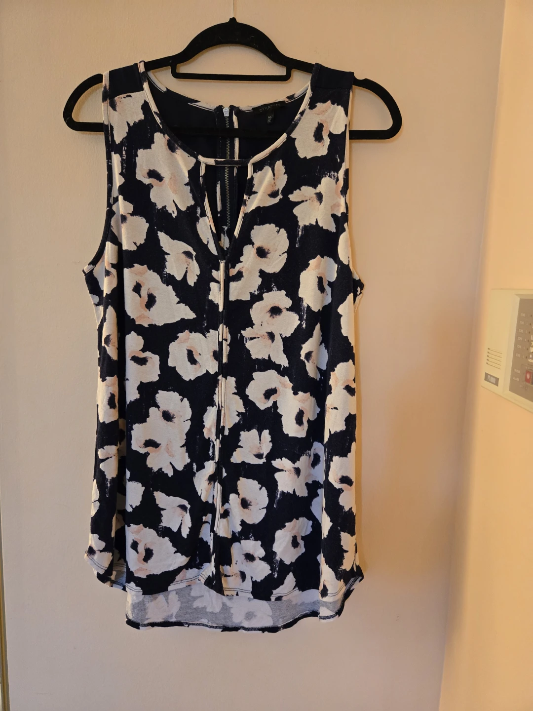 $5 each Bundle of women's tops - photo 4