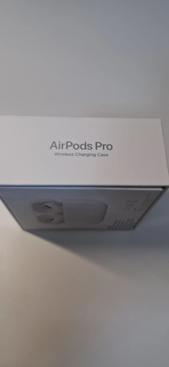 Apple AirPods Pro with Wireless Charging Case - photo 4
