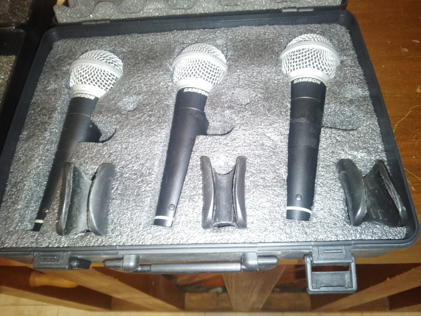 Samson R21 & R11 Dynamic Microphones with Case - photo 2