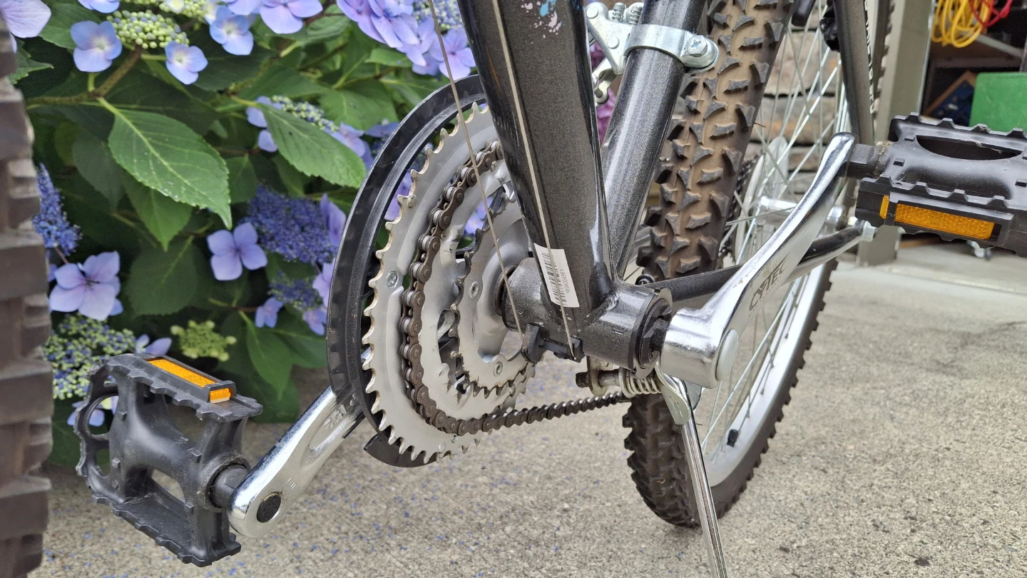 18 speed Hard tail  Mountain Bike for youth - photo 3