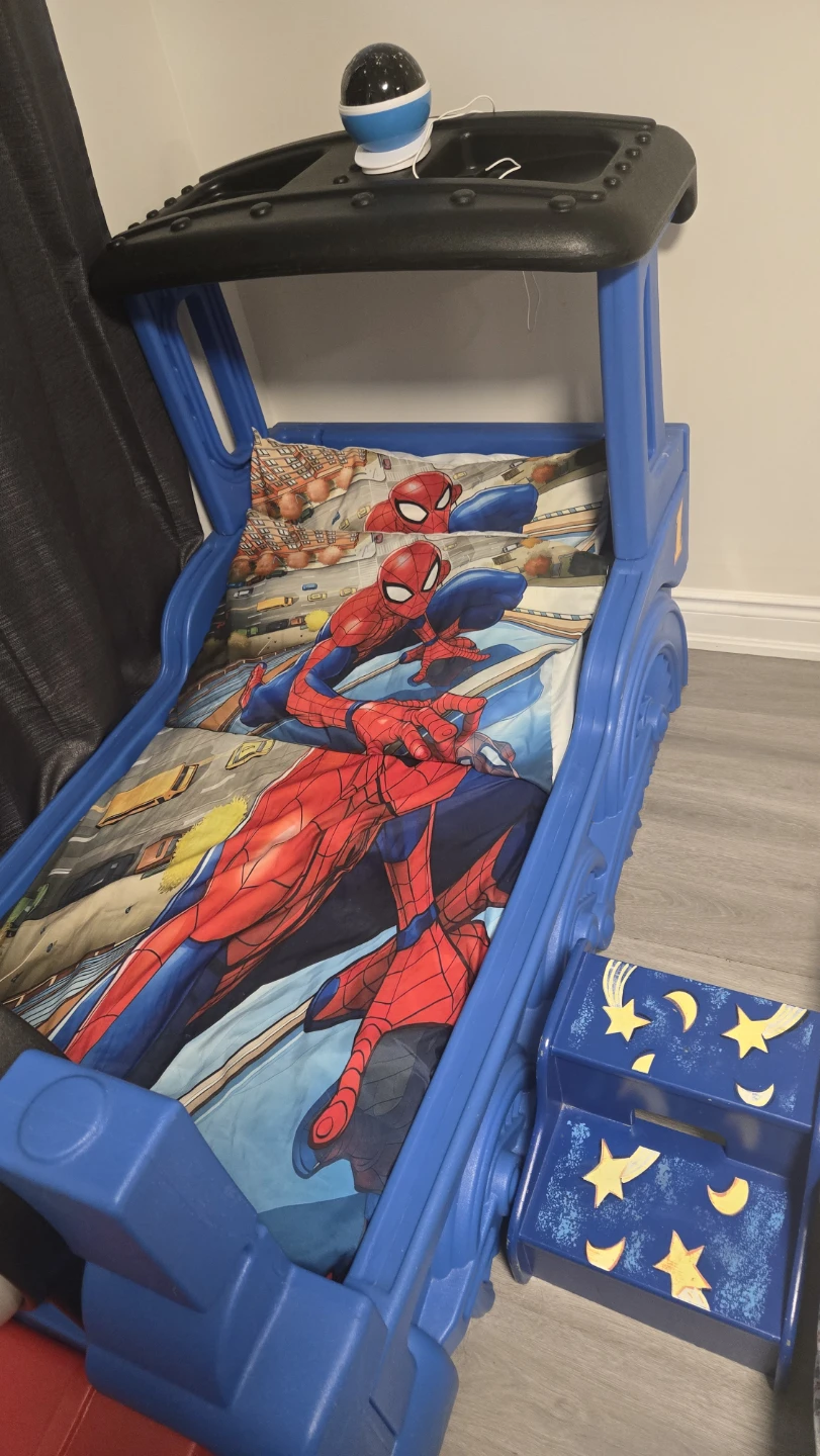 Little Tikes Thomas the Train Toddler Bed - photo 2