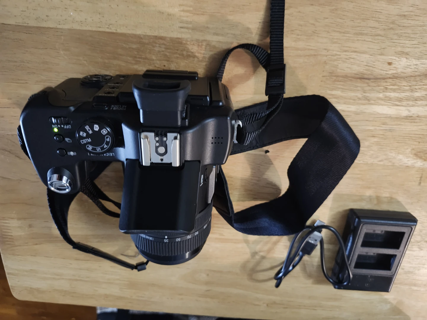 Leica Digital Camera with Zoom Lens (original V LUX) - photo 3
