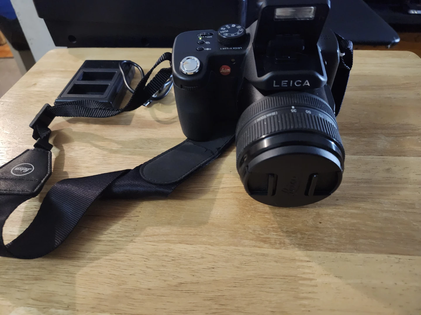 Leica Digital Camera with Zoom Lens (original V LUX) - photo 4