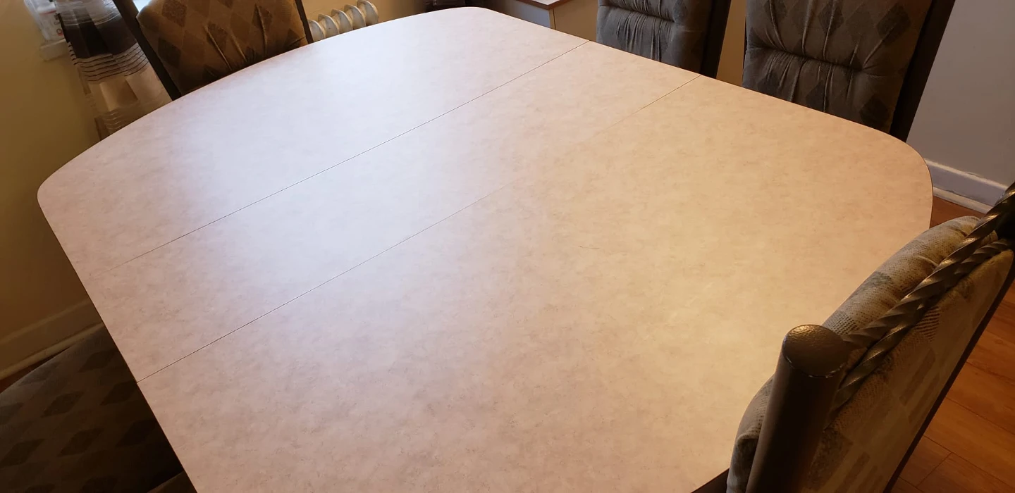 Extendable Dining Table and Chairs