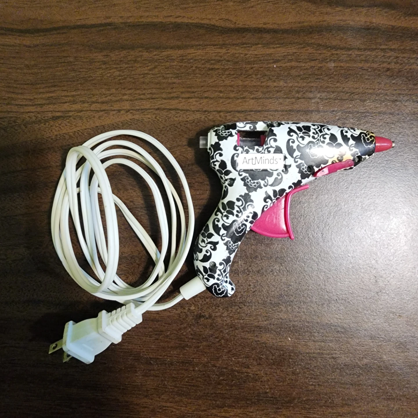 Glue gun
