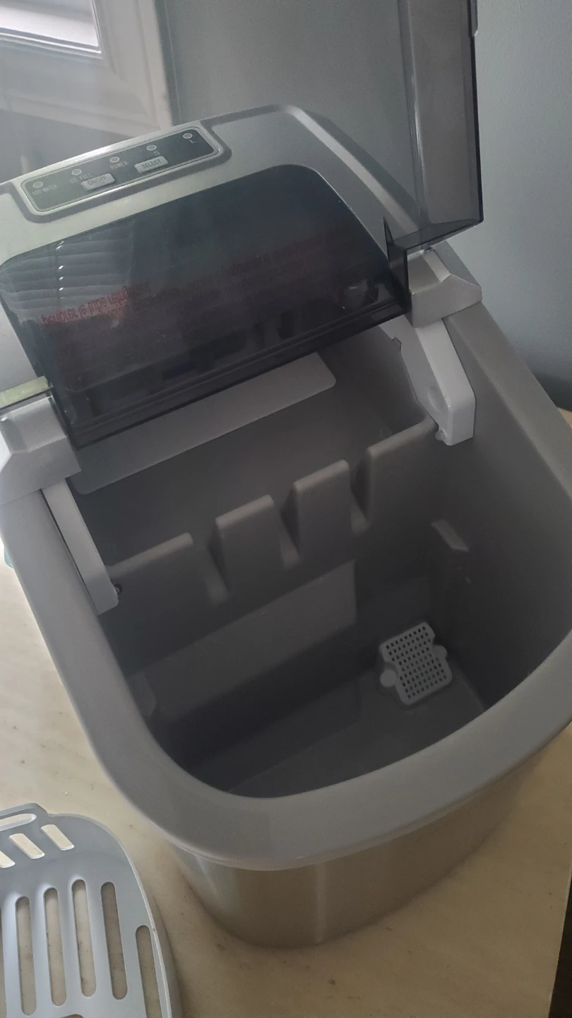 Frigidaire Ice Maker - photo 3