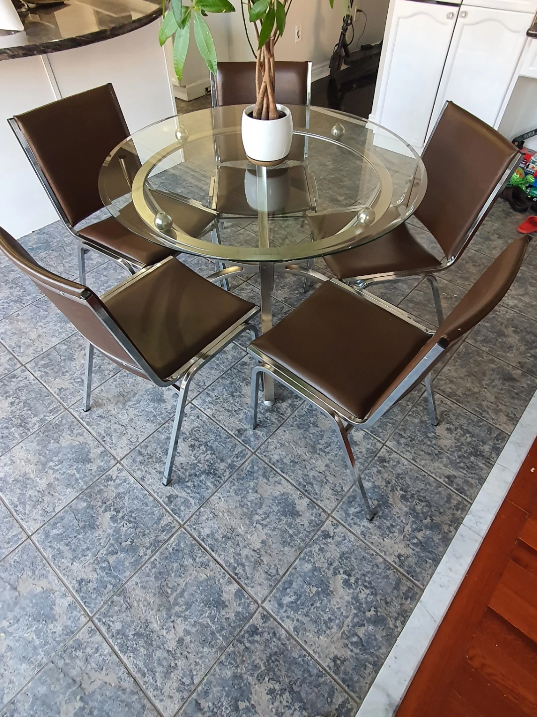 Glass Dining Table with 5 Brown Chairs - photo 3