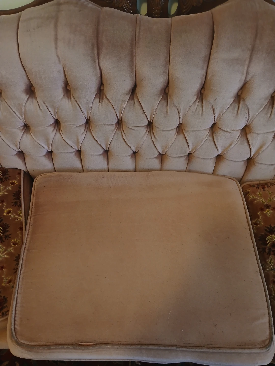 Vintage Tufted Sofa - photo 2