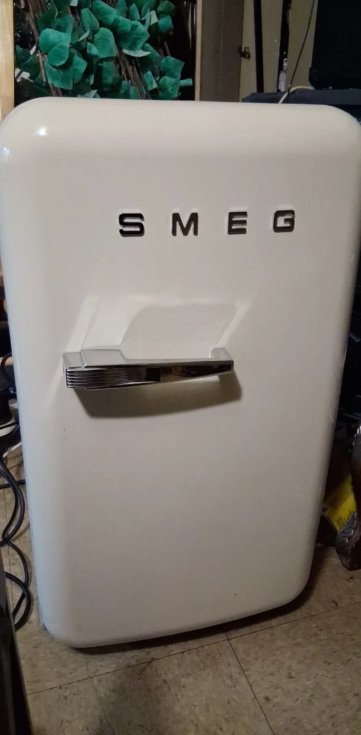 Smeg Retro Mini Fridge 29x19x16