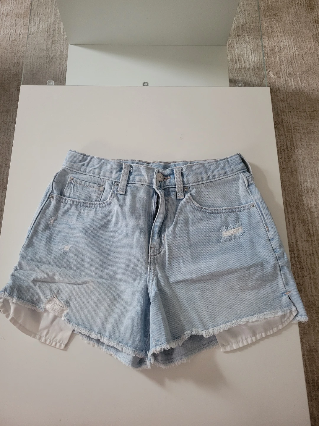 Old Navy Distressed Denim Shorts Size 14 - photo 2