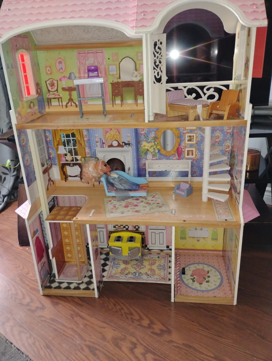 Used doll house