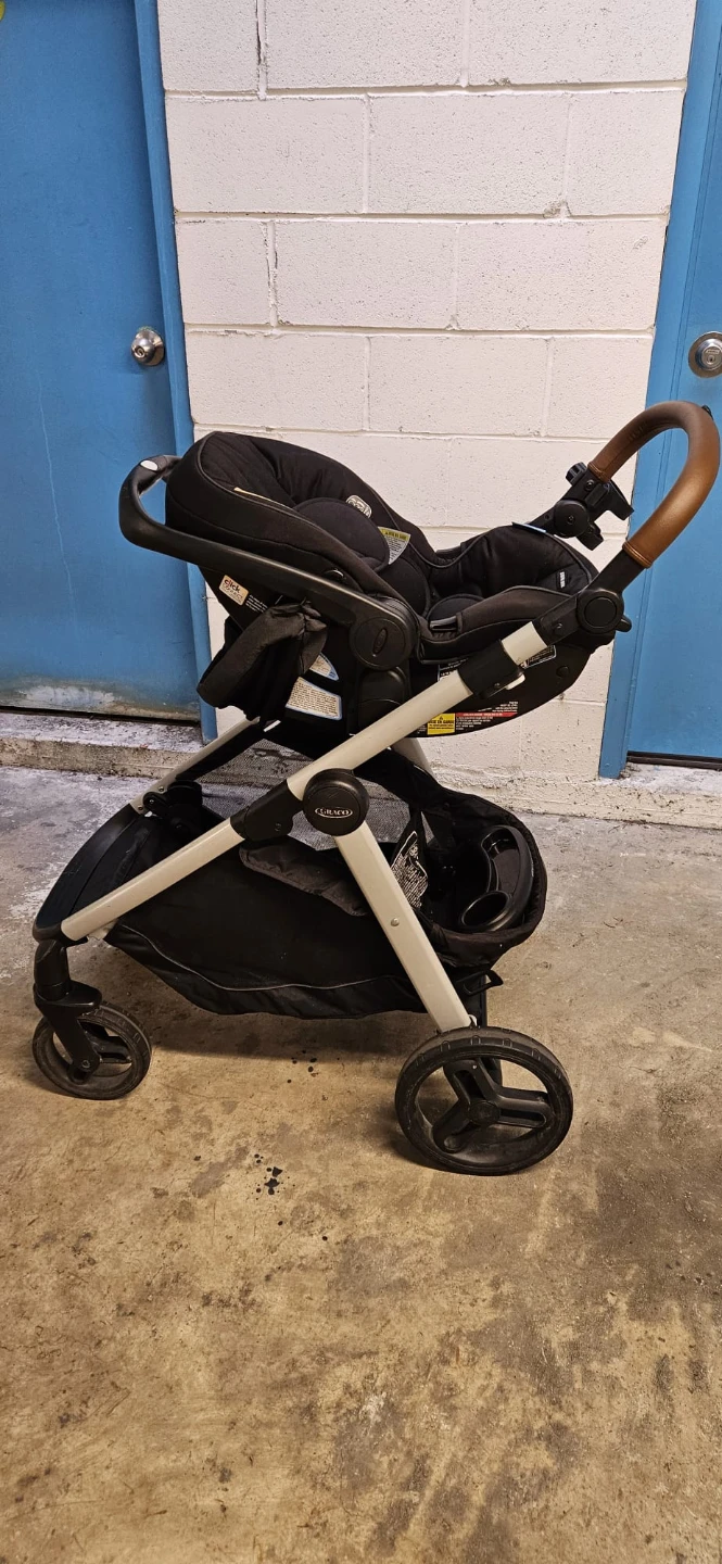 Graco Stroller with Car Seat Adapter - photo 4