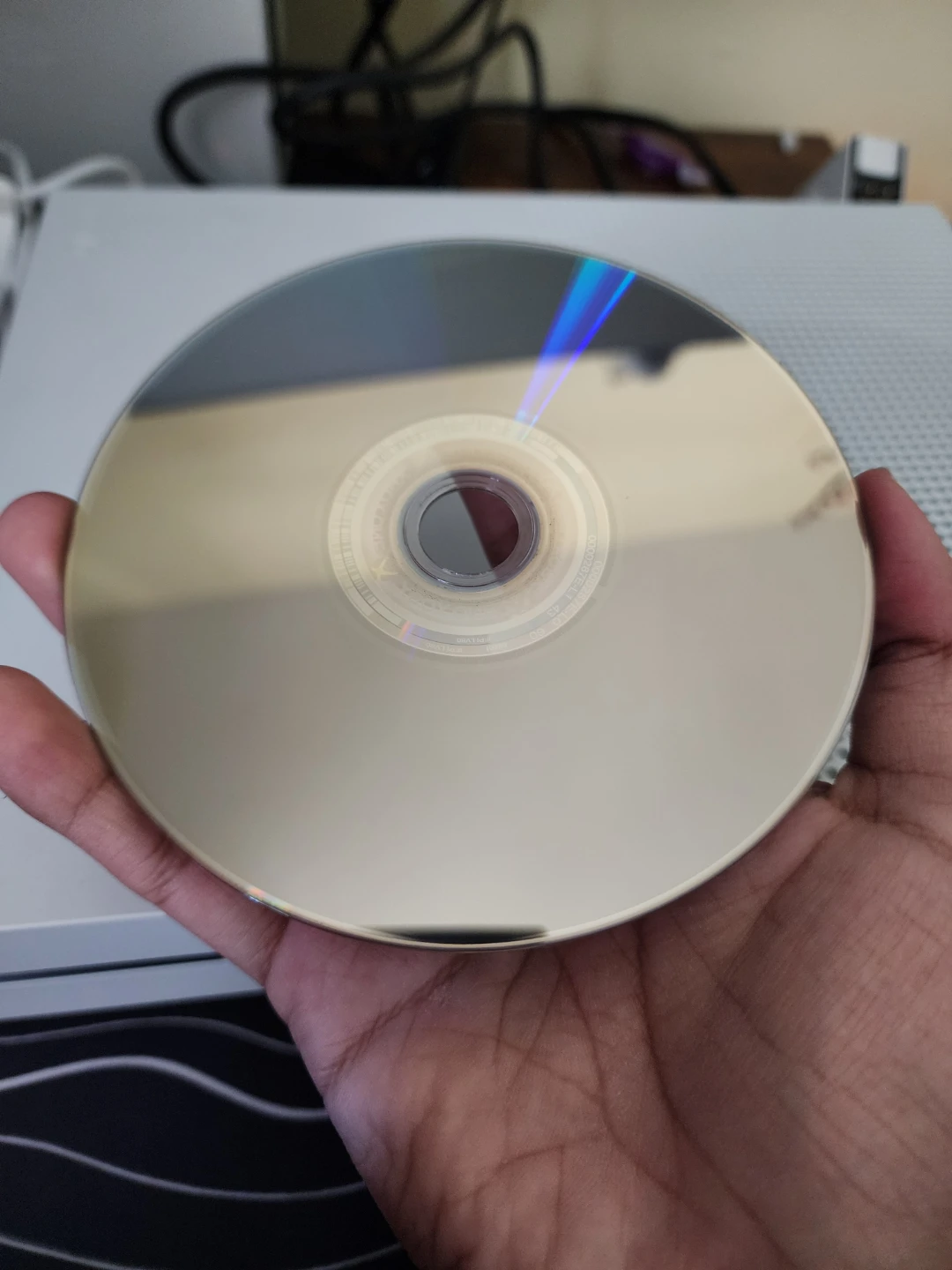 Xbox One S - Disk Version 1TB - photo 3