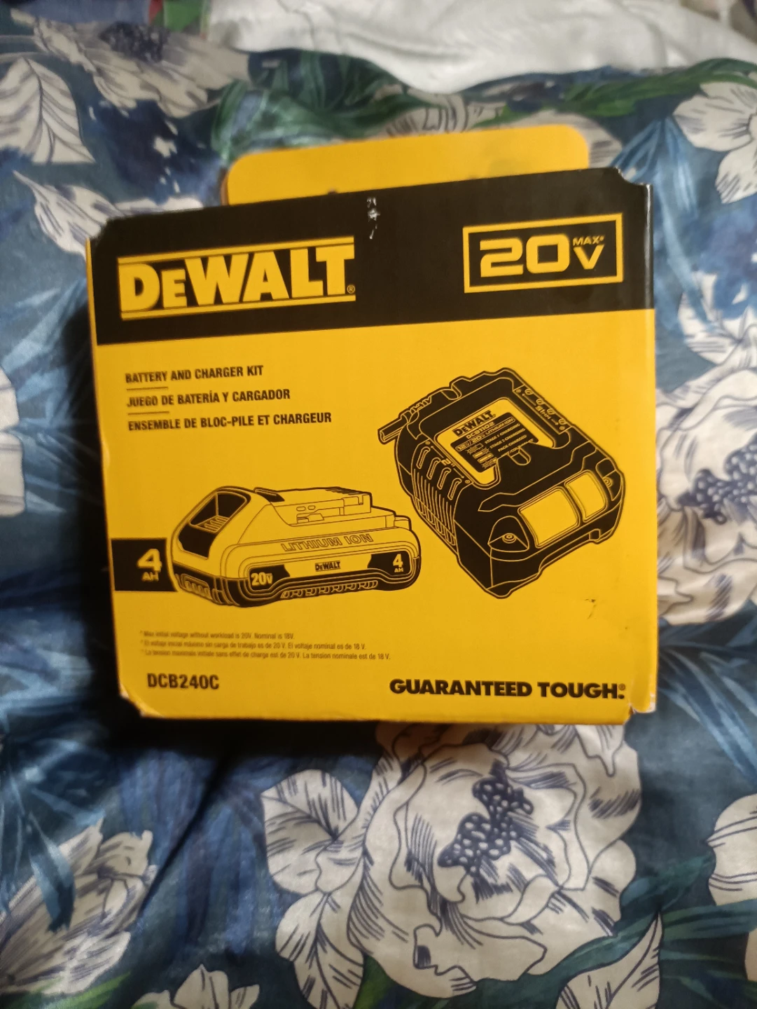 brand new in box dewalt 20v 4ah battery and charger kit