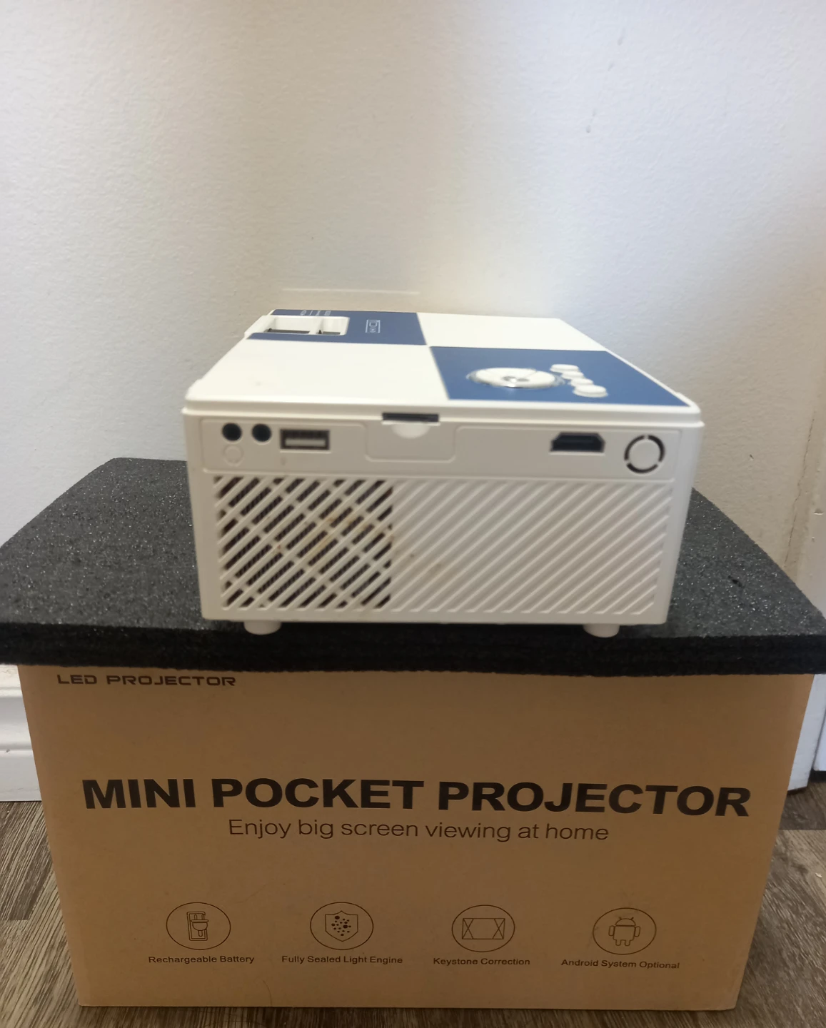 ONE-MIX Mini Pocket Projector - photo 2